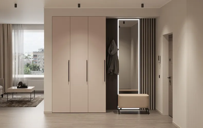 Трёхдверный распашной шкаф с зеркалом в прихожую