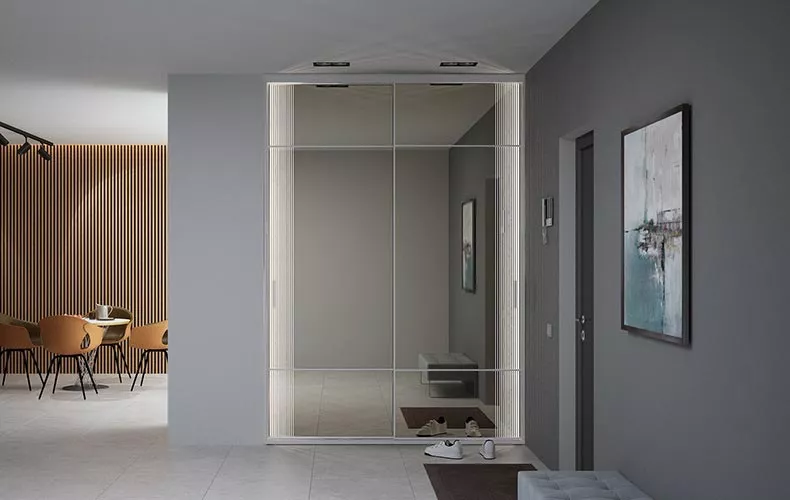 Шкаф-купе с зеркалом на балкон