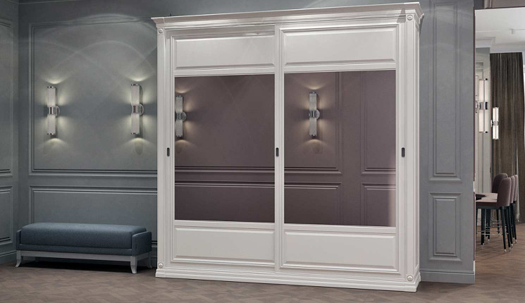 Белый шкаф-купе с зеркалом в прихожую
