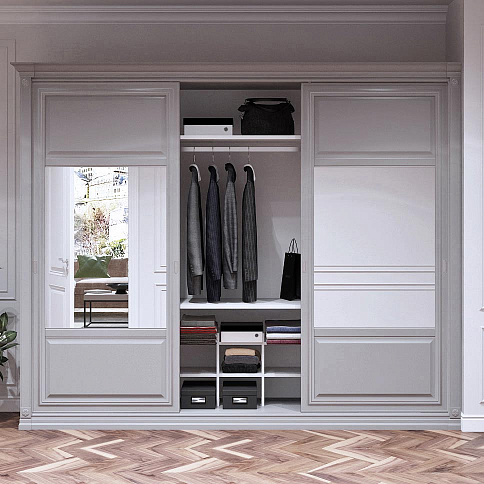 Трёхдверный шкаф-купе в прихожую в классическом стиле - детальное фото № 2