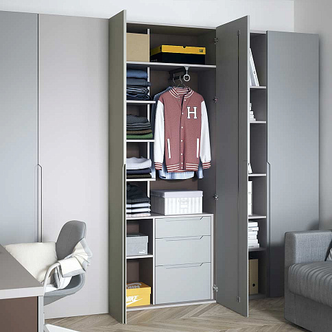 Распашной шкаф в детскую - детальное фото № 1