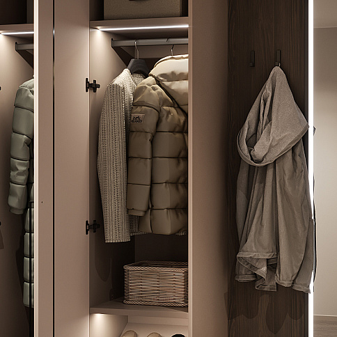 Трёхдверный распашной шкаф с зеркалом в прихожую - детальное фото № 6